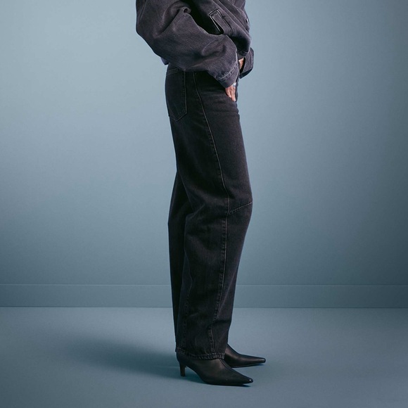 Levi’s Baggy Dad Barrel Jean - Picture 3 of 5